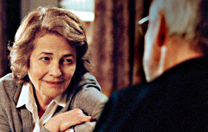 Charlotte Rampling con Tom Courtena di spalle in 45 anni