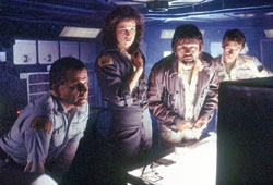 Ian Holm, Sigourney Weaver, Tom Skerritt e John Hurt in Alien