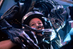 Colette Hiller in una scena di Aliens - Scontro finale