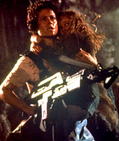 Sigourney Weaver e Carrie Henn in Aliens - Scontro finale