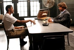 Denzel Washington e Russell Crowe in American Gangster