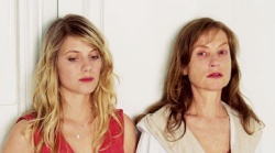 Mélanie Laurent e Isabelle Huppert in L'amore nascosto