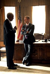 Morgan Freeman e Aaron Eckhart in Attacco al potere