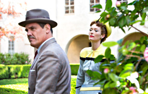 Josh Brolin e Tilda Swinton in una scena di Ave, Cesare!