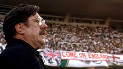 Ricky Tomlison in una scena di Mike Bassett: England Manager