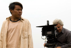 Abrisio Da Silva Pedro e il regista arco Bechis sul set di La terra degli uomini rossi - Birdwatchers