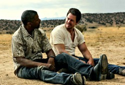 Denzel Washington e Mark Wahlberg in Cani sciolti