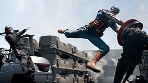 Chris Evans in una scena di Captain America - The Winter Soldier
