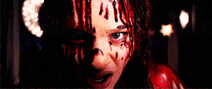 Chloë Moretz in una scena di Lo sguardo di Satana - Carrie