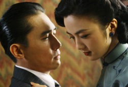 Tony Leung e Tang Wei in Lussuria - Seduzione e tradimento