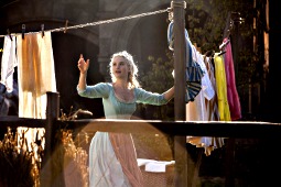 Lily James in Cenerentola