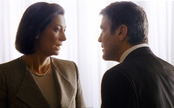 Tilda Swinton e George Clooney in una scena di Michael Clayton