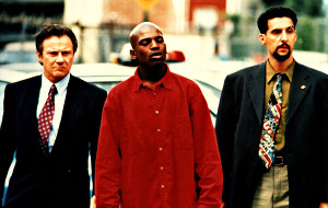 Harvey Keitel, Mekhi Phifer e John Turturro in Clockers