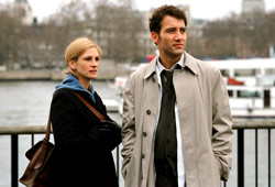 Julia Roberts e Clive Owen in Closer