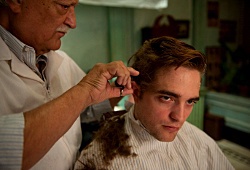 Robert Pattinson in una scena di Cosmopolis