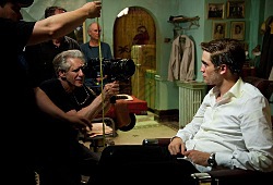 David Cronenberg gira una scena di Cosmopolis con Robert Pattinson