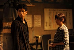 Hidetoshi Nishijima e Takako Tokiwa in Cut