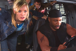 Sarah Polley e Ving Rhames in L'alba dei morti viventi