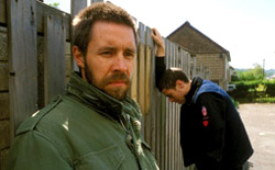 Paddy Considine e Toby Kebbell in Dead Man's Shoes