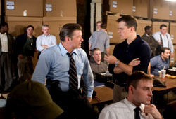 Alec Baldwin e Matt Damon in una scena