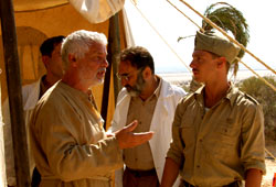 Michele Placido, Alessandro Haber e Giorgio Pasotti in Le rose del deserto