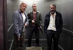 Bruce Willis, Jai Courtney e Sebastian Koch in Die Hard - Un buon giorno per morire