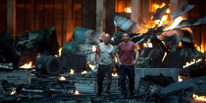 Bruce Willis e Jai Courtney in Die Hard - Un buon giorno per morire