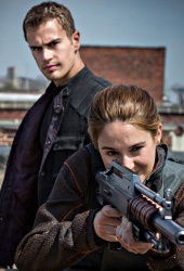 Theo James e Shailene Woodley in Divergent