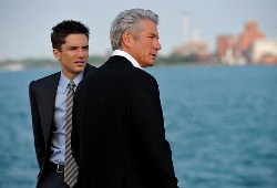 Topher Grace e Richard Gere in The Double