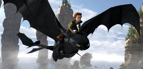 Hiccup in groppa a Sdentato in una scena di Dragon Trainer