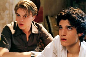 Michael Pitt e Louis Garrel in The Dreamers in The Dreamers - I sognatori