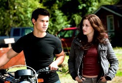 Taylor Lautner e Kristen Stewart in The Twilight Saga: Eclipse