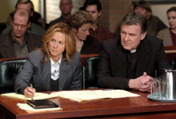 Laura Linney e Tom Wilkinson in The Exorcism of Emily Rose