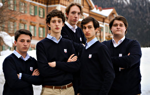 Il cast di I figli della notte in una fotografia promozionale
