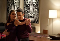 Sofia Vergara e John Turturro in Gigolò per caso