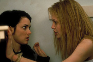 Winona Ryder e Angelina Jolie in Ragazze interrotte