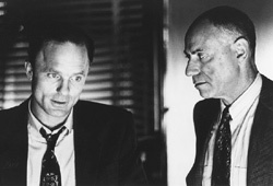 Ed Harris e Alan Arkin in Americani