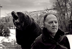 Il regista Werner Herzog in un'immagine pubblicitaria di Grizzly Man