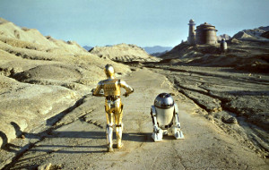 Anthony Daniels e Kenny Baker  in una scena di Guerre Stellari - Il ritorno dello Jedi