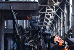 Chappie in una scena di Humandroid