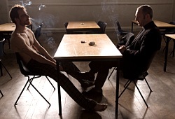 Michael Fassbender e Liam Cunningham in Hunger