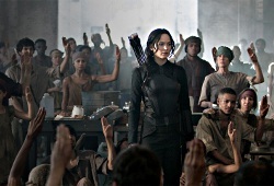 Jennifer Lawrence in una scena di Hunger Games - Il canto della rivolta parte 1