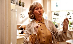 Gemma Jones in Incontrerai l'uomo dei tuoi sogni