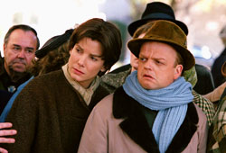 Sandra Bullock e Toby Jones in Infamous - Una pessima reputazione