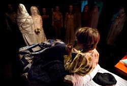 Ty Simpkins in una scena di Oltre i confini del male - Insidious 2