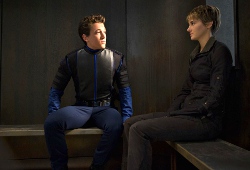 Miles Teller e Shailene Woodley in Insurgent