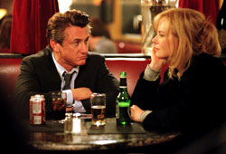 Sean Penn e Nicole Kidman in The Interpreter