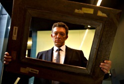 Vincent Cassel in In Trance