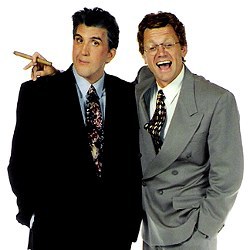 Daniel Roebuck e John Michael Higgins in un'immagine pubblicitaria di The Late Shift