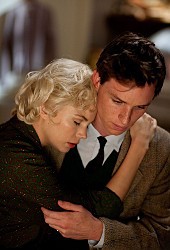 Michelle Williams ed Eddie Redmayne in Marilyn